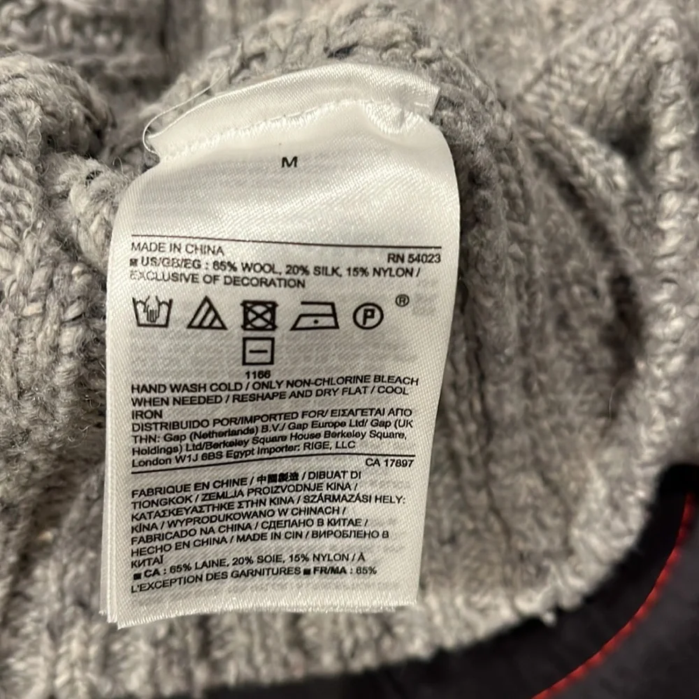 Banana Republic Heritage Sweater - Picture 7 of 13